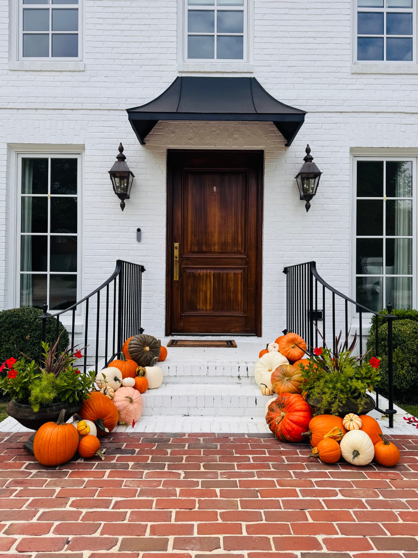 Petite porch design